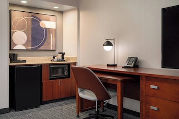 Suite, 1 Bedroom (Hearing Accessible)