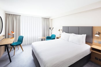 Standard Room, 1 Queen Bed