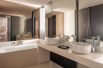 Executive Room (Dam View)