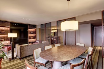 Suite, 1 King Bed