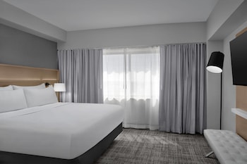 Suite, 1 King Bed, Accessible, Non Smoking