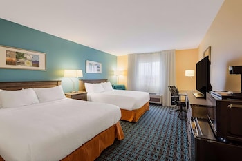 Room, 2 Queen Beds, Accessible, Non Smoking (Mobility, Roll-in Shower)