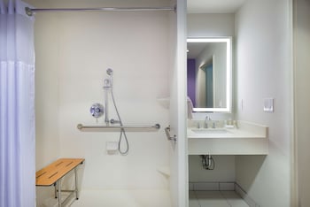 Room, 1 King Bed, Accessible