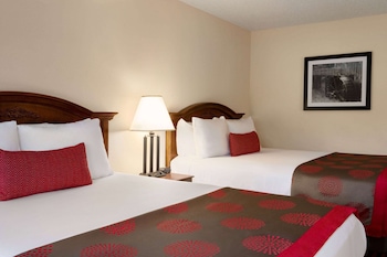 Standard Room, 2 Queen Beds, Non Smoking