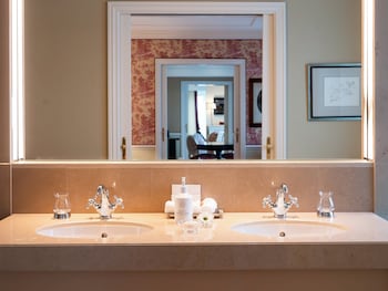 Opera Penthouse Suite