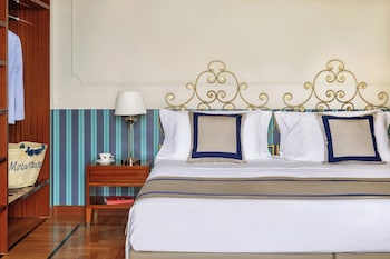 Deluxe Room, Balcony, Partial Sea View