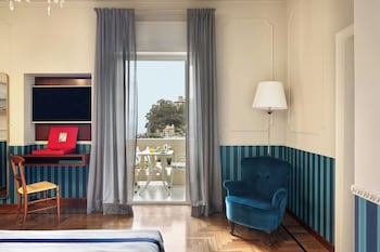 Deluxe Room, Balcony, Partial Sea View