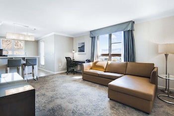Suite, 1 King Bed with Sofa bed, Kitchenette, Tower (Balcony)