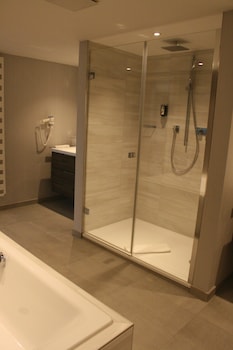 Deluxe Quadruple Room, 2 Bedrooms, Non Smoking (Air Conditioning)