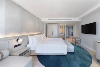 Room, 1 King Bed, Ocean View (Balcony)