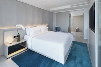 Junior Suite, 1 King Bed, Ocean View (Balcony)