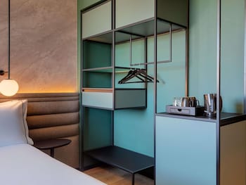 Executive Room, 1 King Bed