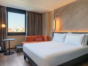 Standard Room, 1 Queen Bed