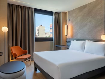 Suite, 1 King Bed with Sofa bed