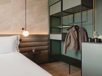 Superior Room, 1 Queen Bed, Accessible