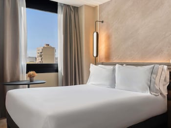 Standard Room, 1 Queen Bed