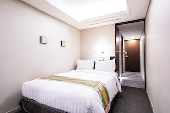 Semi Double Room