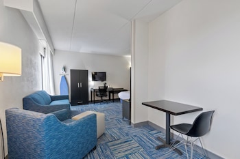 Deluxe Room, 1 King Bed with Sofa bed, Non Smoking