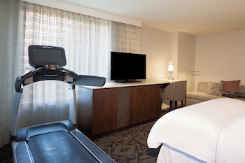 Room, 1 King Bed (SW-M)