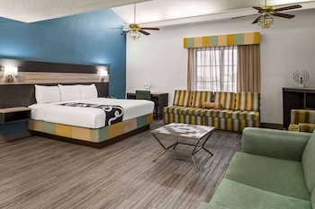Junior Suite, 1 King Bed, Non Smoking