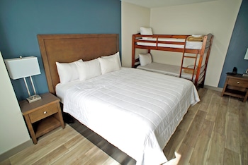 Suite, Multiple Beds, Non Smoking