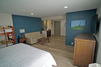 Suite, Multiple Beds, Non Smoking