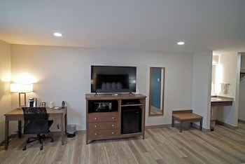 Suite, 1 King Bed, Non Smoking