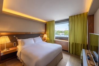 Junior Suite, 1 Double Bed, River View