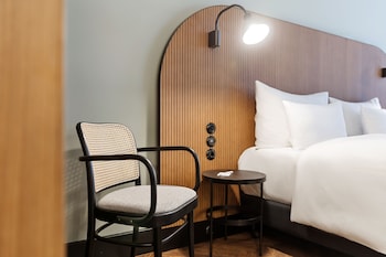 Premium Room, 1 Queen Bed