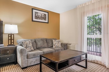 Suite, 1 King Bed w/ Jetted Tub