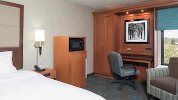 Standard Room, 1 Queen Bed