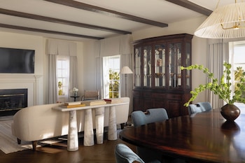Royce Suite