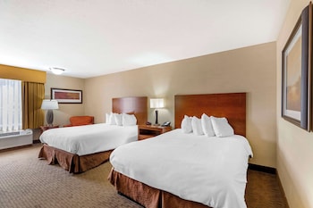 Standard Room, 2 Queen Beds, Accessible, Bathtub