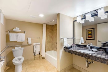 Standard Room, 2 Queen Beds, Accessible, Bathtub