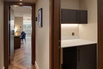 Luxury Suite (Penthouse Suite)
