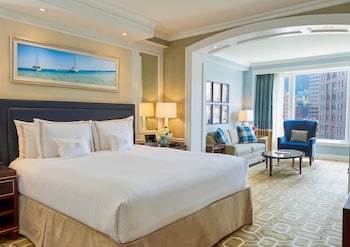 Deluxe Room, 1 King Bed, City View