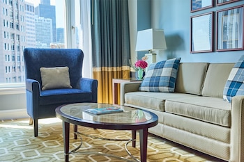 Deluxe Room, 1 King Bed, City View