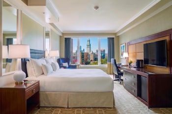 Superior Room, 1 King Bed, City View