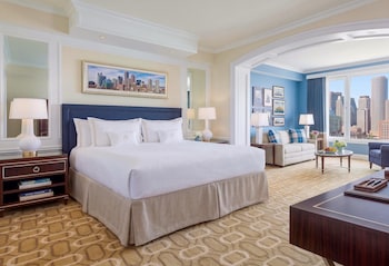 Deluxe Room, 1 King Bed, City View