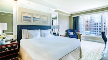 Superior Room, 1 King Bed, City View