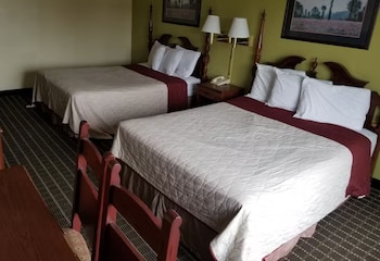 Room, 2 Queen Beds, Smoking