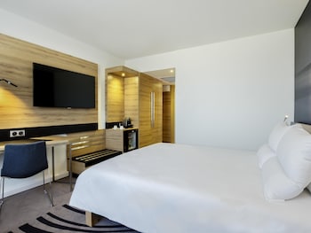 Executive Room, 1 Double Bed with Sofa bed