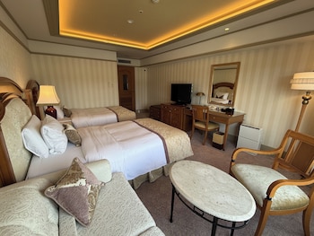 Executive Twin Room, Non Smoking (36-38sqm High floor)