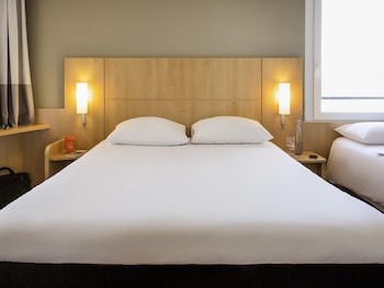 Room, Multiple Beds