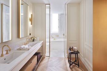 Premier Suite (Junior)