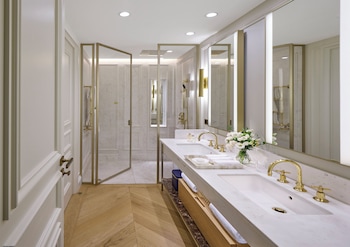 Suite (Ritz)