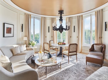 Suite, 2 Bedrooms (Turret)