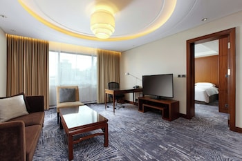 Diplomatic Suite 1 King Bed