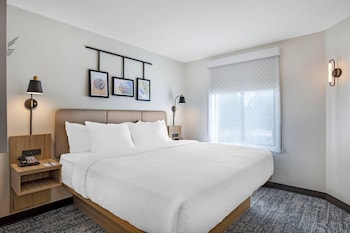 Room, 1 King Bed, Non Smoking (Efficiency, Upgrade)