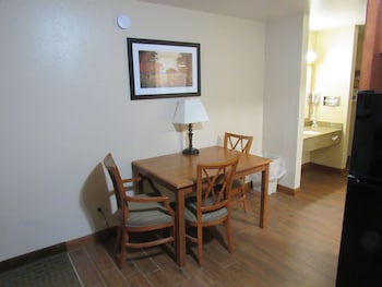Room, 1 King Bed (Dining Table)